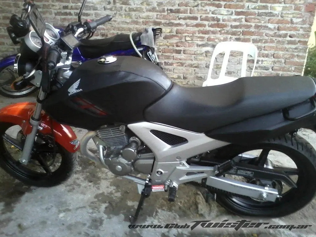 Funda De  Tanque  Nafta Honda Cbx 250 Twister   Negro